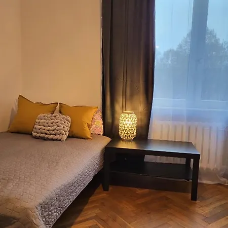 Near Metro Rondo Daszynskiego Daire Varşova